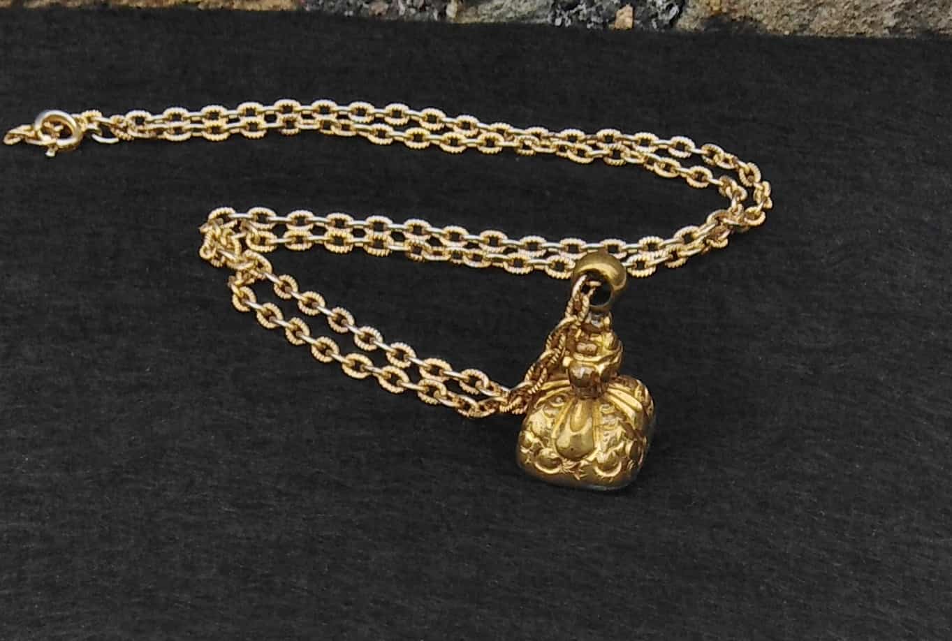 Vintage Ornate Fob Seal Pendant Necklace – 60cm Gold Plated Chain